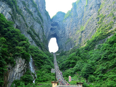湖南韶山、張家界、芙蓉鎮(zhèn)、鳳凰古城純玩雙飛6天